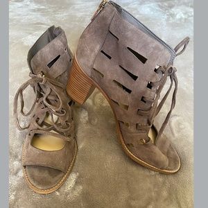 Vince Camuto Tressa Perforated Lace Up 